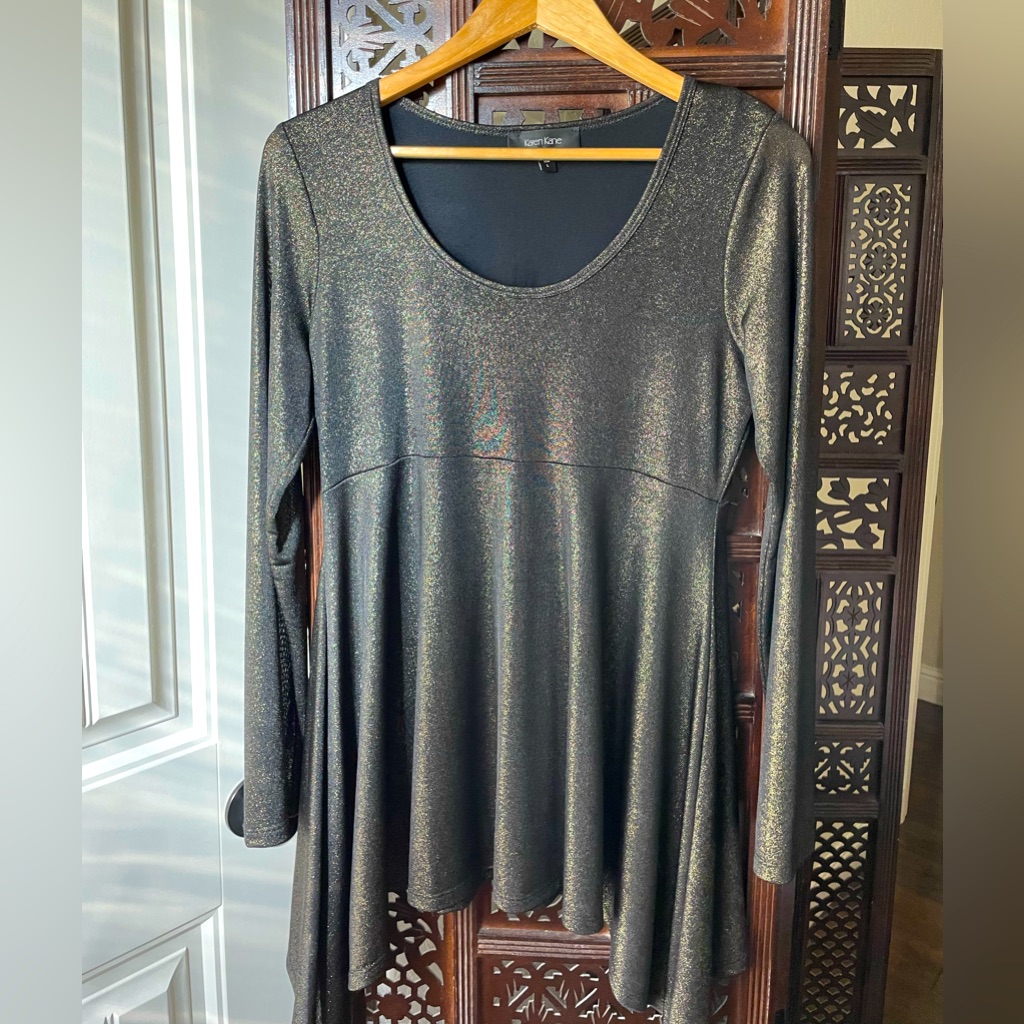 Shimmery Evening Top With Mid-Length Sleeves
